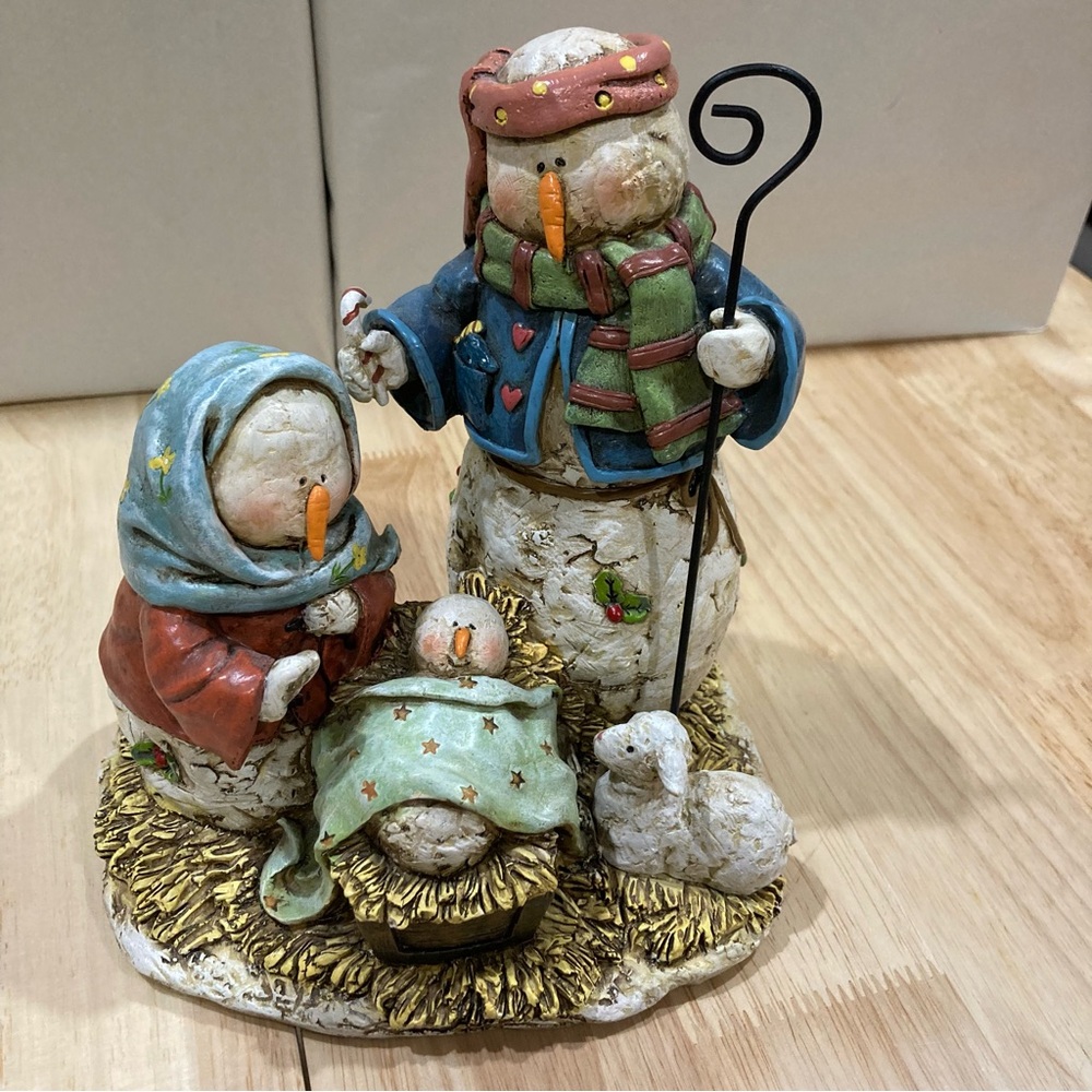 Snowman Family Christmas Nativity Scene Figurine